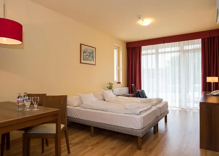 Hotell Kehida Family